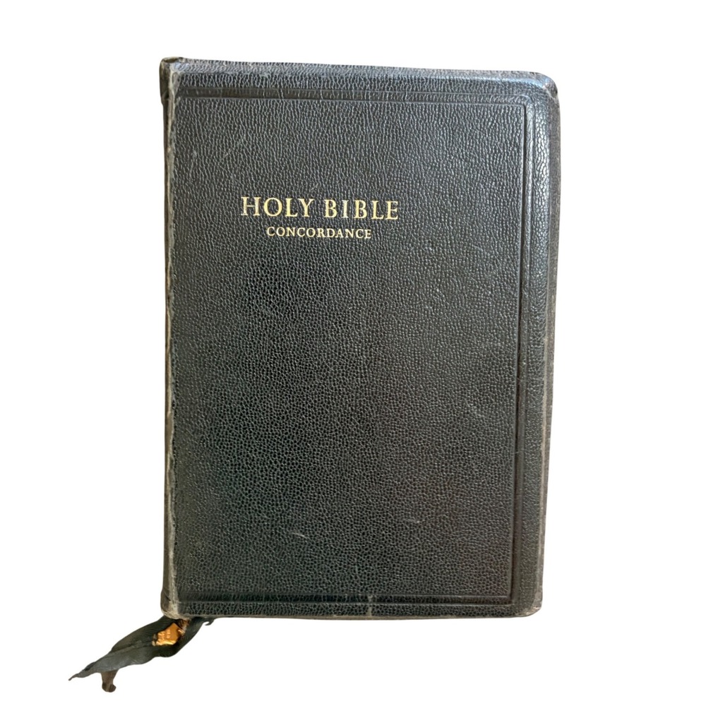 World Publishing Holy Bible King James Version Red Letter Edition Zippered Black